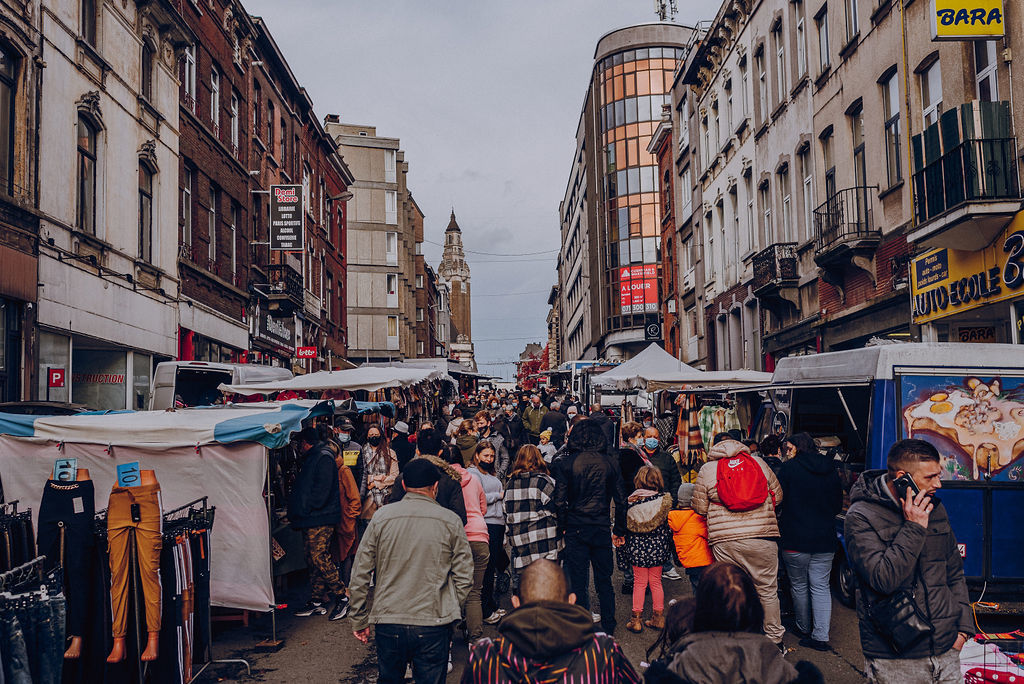 De zondagsmarkt van Charleroi: een traditie!